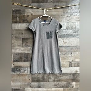 Women’s Gap T-Shirt Dress Gray w/ Faux Leather Pocket Size XS